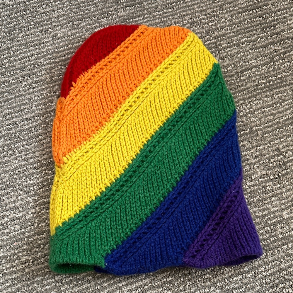 VGUC Burberry Rainbow Beanie